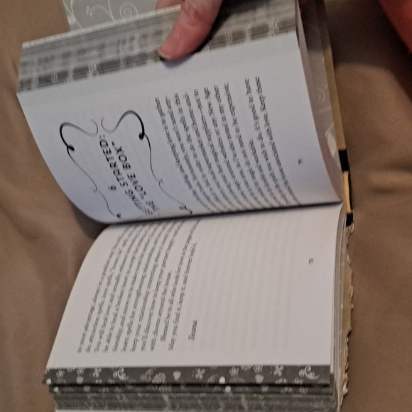 Little Big Book Of White Spells - Picture 3 of 3